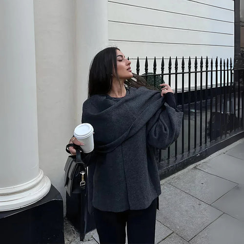 Stilvoller Schal-Pullover