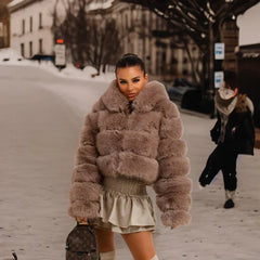 Kuschelige Wintermantel Jacke mit Kapuze